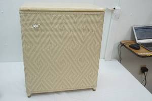 lot 269 image: Vintage Vogue Wicker Laundry Hamper