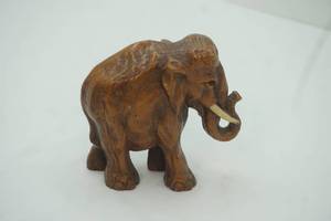 lot 295 image: Vintage Syroco Wood Elephant Figurine 5tall