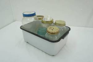 lot 302 image: Vintage Enamelware Bin & Jars