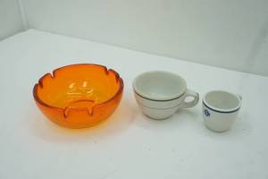 lot 310 image: Vintage Viking Glass Ashtray & Vintage US Navy Watchstanding Mug (2 cups Sterling China)