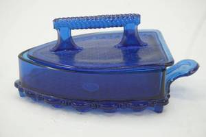 lot 322 image: Vintage Imperial Glass Cobalt Blue Sad Iron Shape