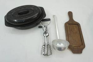lot 353 image: Vintage Hand Mixer, Graniteware Roaster, Aluminum Ladle, Wooden Hot PlateServing Plate
