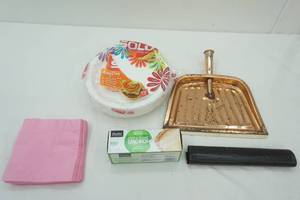 lot 358 image: Paper Plates, Napkins, Sandwich Bags, Black Garbage Bags, Vintage Dust Pan