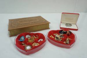 lot 360 image: Vintage Costume Jewelry
