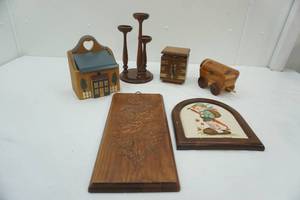 lot 361 image: Vintage Wooden Decor