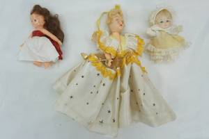 lot 373 image: Vintage Dolls (3ct)