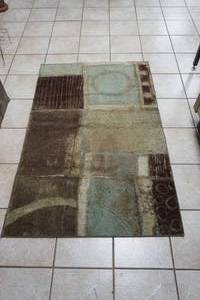 lot 388 image: Area Rug 5x39