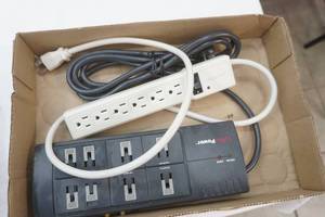 lot 423 image: Power Strips
