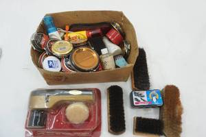 lot 427 image: Shoe Polish & Brush Lot