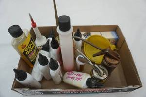 lot 432 image: Pistol Oilers, Vintage Thumb Oiler, Goo Gone, Gun Cleaner and more
