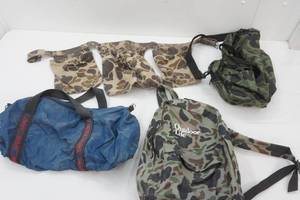 lot 469 image: Camo Bags