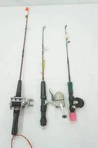 lot 595 image: (3ct) Ice Fishing Poles
