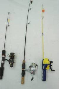 lot 596 image: (3ct) Ice Fishing Poles-Vintage Snoopy