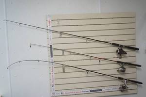 lot 603 image: (3ct) Fishing Poles