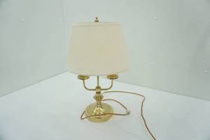 lot 624 image: Vintage Two-Arm Table Lamp 20 tall