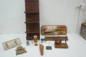 lot 626 image: Vintage Wooden Decor Lot