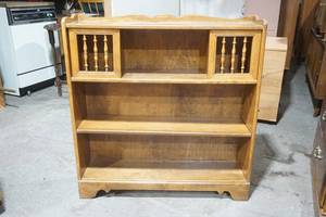 lot 633 image: Vintage Wooden Bookshelf