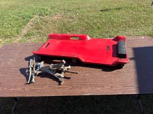 lot 12 image: PULLERS AND CREEPER