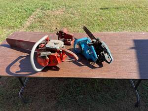 lot 13 image: CHAINSAWS AND VISE