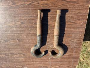lot 14 image: BIG TOW HOOKS