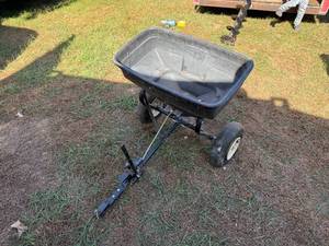 lot 18 image: LAWN SPREADER.