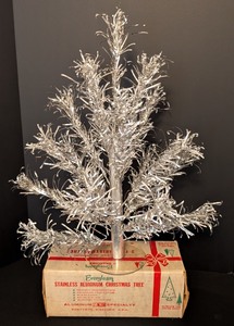 lot 13 image: LL - Vintage Evergleam 24-Inch Aluminum Christmas Tree with Original Box