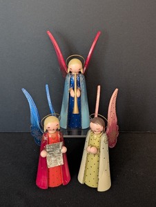 lot 79 image: LL - Set of 3 Erzgebirge Wooden Angels, German Democratic Republic
