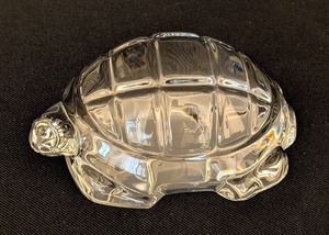 lot 96 image: LL - Baccarat Crystal Turtle Figurine, 4 Inch Wide