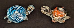 lot 97 image: LL - Pair of Handcrafted Glass Turtle Figurines