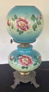 lot 19 image: P - Vintage Hand-Painted Hurricane Table Lamp with Floral Design