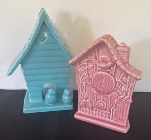 lot 27R image: P - Vintage Royal Haeger Birdhouse and Clock Planter Vases