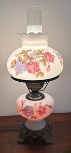 lot 111R image: BR - Vintage Hurricane Lamp with Floral Pattern and Frosted Glass Chimney