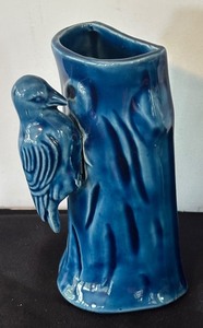 lot 134R image: P - Vintage Blue Ceramic Bird Vase
