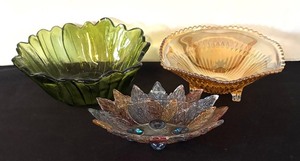 lot 137R image: P - Set of 3 Vintage Decorative Glass Bowls including Vintage Indiana Glass Avocado Green Sunflower Bowl