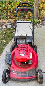 lot 62H image: BY - Toro Recycler 6.5 HP Self-Propelled Push Mower with Bag and Professional Pace