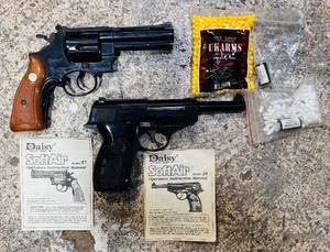 lot 70HH image: GS - Set of 2 Daisy Soft Air Replica Pistols with Pellets and Manuals
