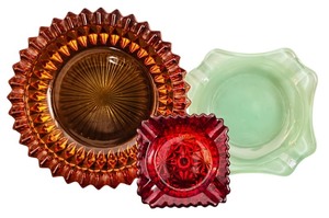 lot 137H image: FLR - Set of 3 Vintage Decorative Glass Ashtrays Assorted Colors