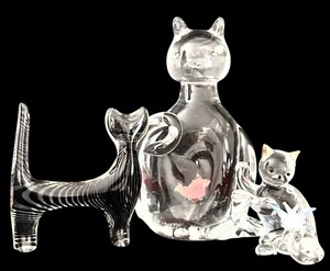 lot 140H image: FLR - Set of 3 Vintage Glass Cat Figurines Including Paperweight