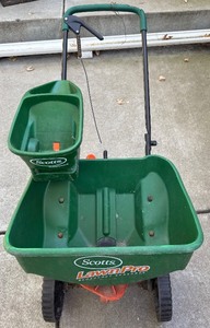 lot 215H image: BY - Scotts LawnPro Broadcast Spreader and HandyGreen II Handheld Spreader
