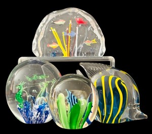 lot 219H image: FLR - Set of 3 Glass Fish Paperweights with Ocean Motif