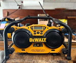 lot 236H image: GS - DeWalt DC011 Work Site Radio Charger