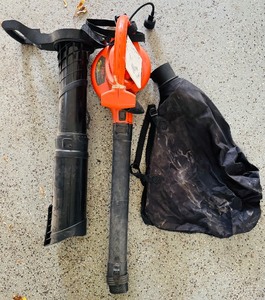 lot 306H image: G - Black & Decker BV5600 Blower Vac with Attachments