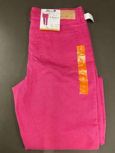 lot 25 image: Seven7 Slim Straight Jean High Rise Pink Size 12