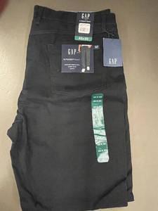 lot 29 image: Gap Mens 5 Pocket Pant Size 40x30 True Black