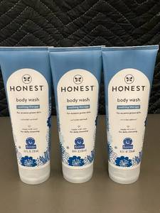 lot 69 image: Lot of 3 Honest Body Wash Soothing Therapy for Eczema Prone Skin 8 fl oz