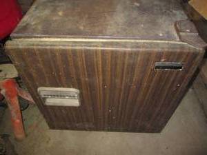 lot 28 image: Retro wood grain style Samsung mini...