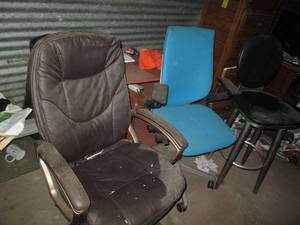 lot 66 image: Pair of Rolling office chairs plus ...