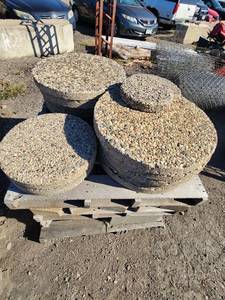 lot 40 image: Decorative Concrete Circular steps