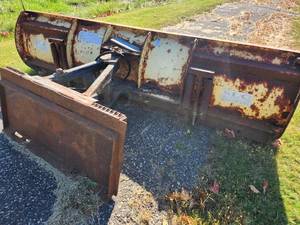lot 45 image: Snow Wolf Ultra 108 Snow plow