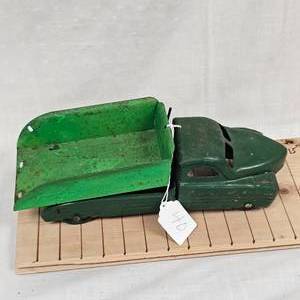 lot 40 image: Vintage Dump Truck